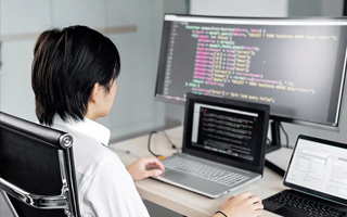 十堰 ,php声明和调用变量的符号是什么？
